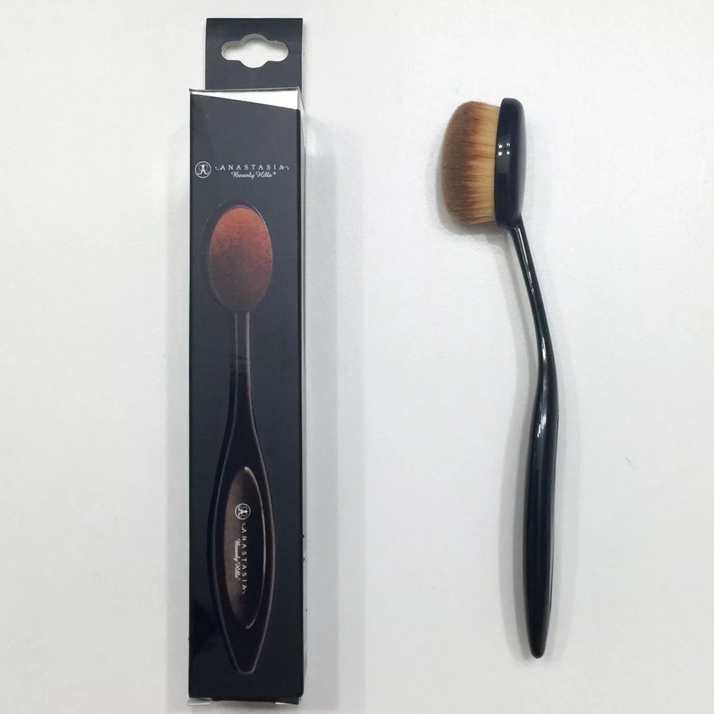 Anastasia Makeup Foundation Brush.
